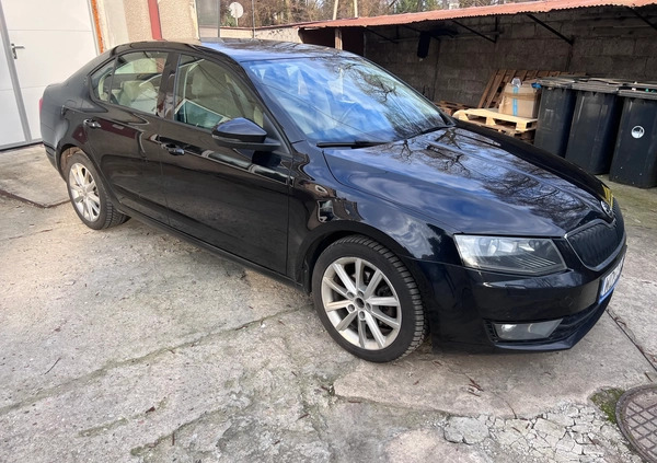 Skoda Octavia cena 44000 przebieg: 258000, rok produkcji 2016 z Radomsko małe 56